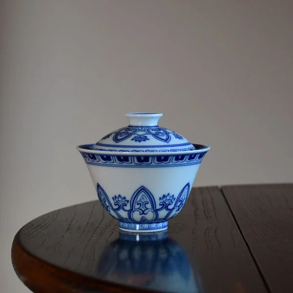 Hand Painted Bao Xiang Gaiwan Set - Lotus