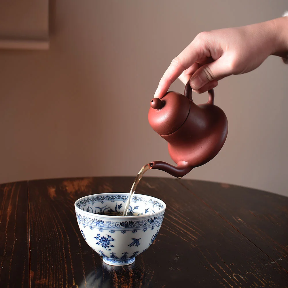 手繪青花雜寶雞心杯